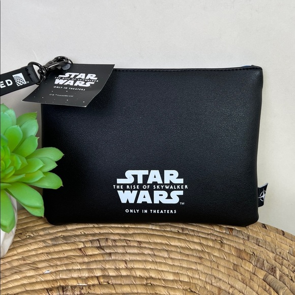 Star Wars Handbags - NWT Star Wars x United Airlines Airline Travel Amenity